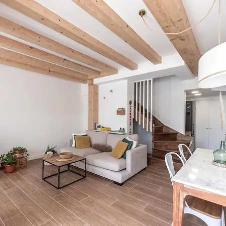 Ideal & Soleado Duplex Con Jardin